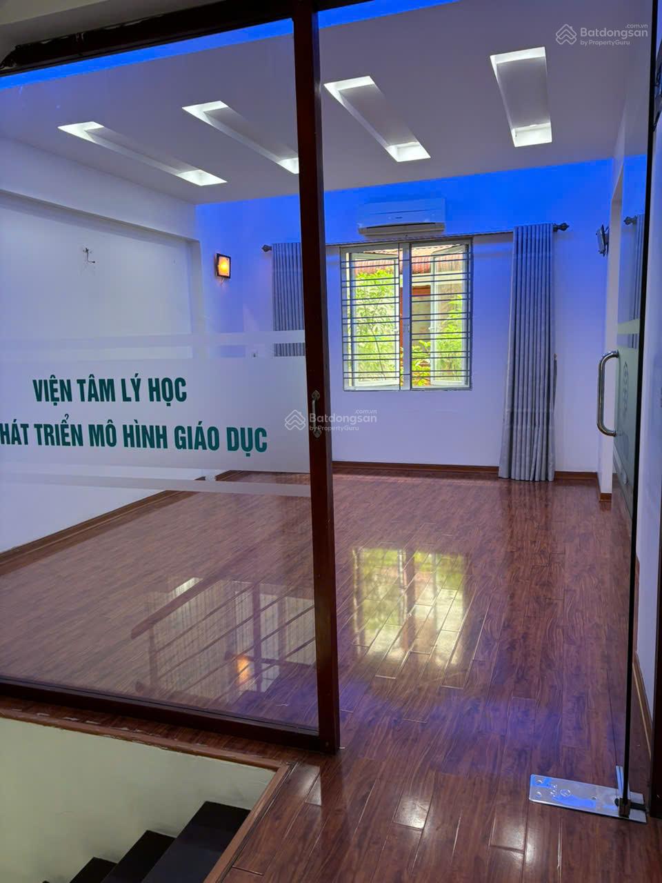 Cho thuê nhà Văn Quán 90m 4 tầng chỉ 20tr, sạch đẹp, 3 ô tô tránh. Cho thuê nhà Văn Quán 90m 4 tầng chỉ 20tr, sạch đẹp, 3 ô tô tránh.