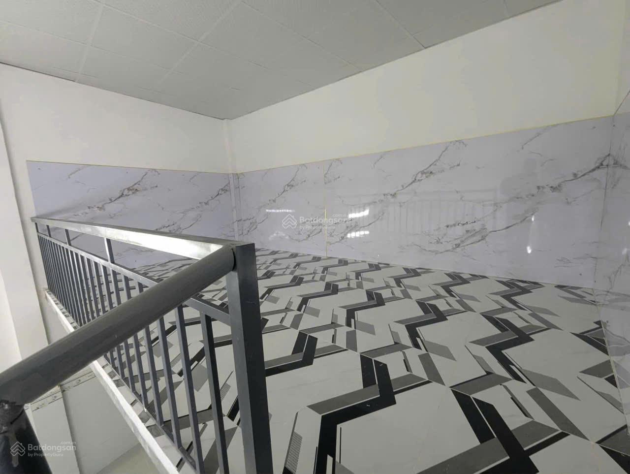 Bán dãy trọ 7p đường Đông Hưng Thuận 06. DT : 7m x 26m đường xe hơi 7m . Đang cho thuê 21tr/tháng Bán dãy trọ 7p đường Đông Hưng Thuận 06. DT : 7m x 26m đường xe hơi 7m . Đang cho thuê 21tr/tháng