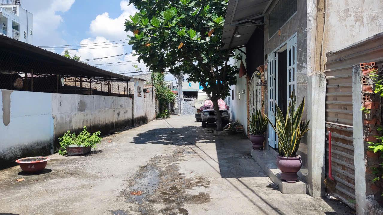 Bán dãy trọ 7p đường Đông Hưng Thuận 06. DT : 7m x 26m đường xe hơi 7m . Đang cho thuê 21tr/tháng