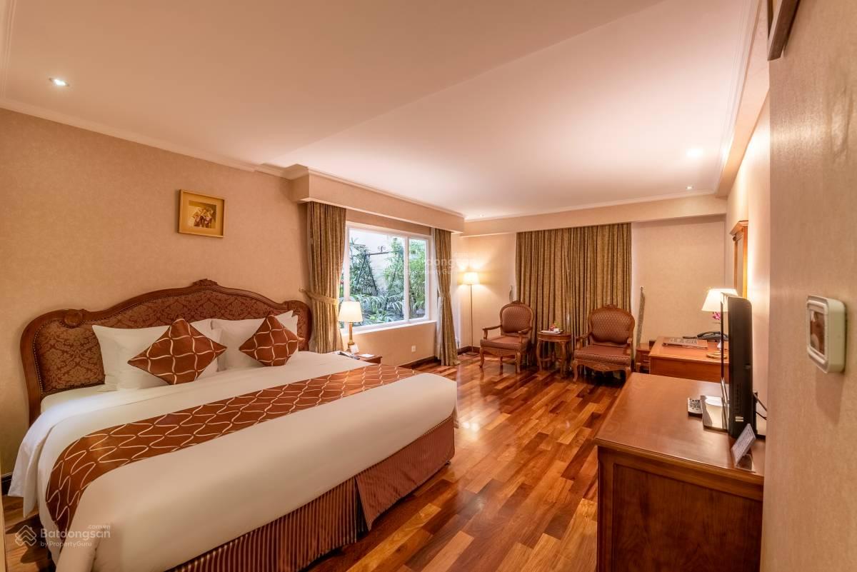 Bán gấp tòa nhà 9T mặt Hồ Tây Quảng Khánh, DT 140m2, MT 8m. Có hầm. Gần ngay dự án Sun. Giá 120tỷ