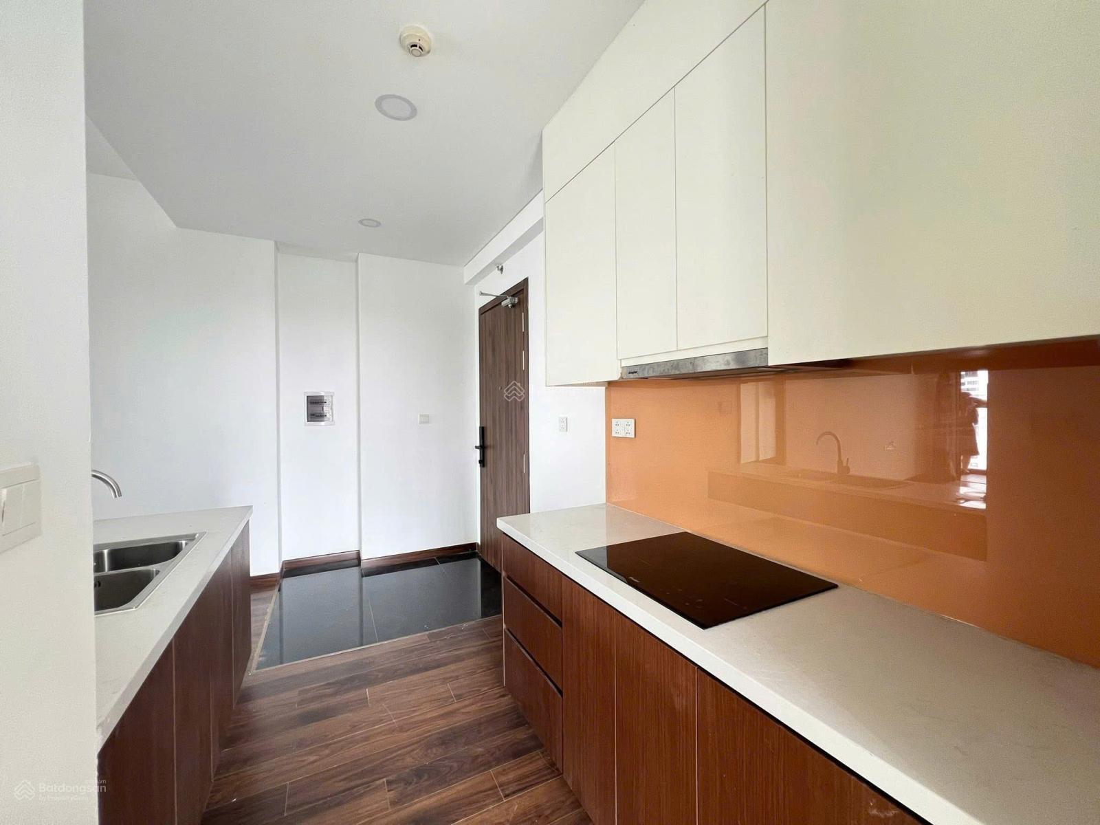 Tôi cần bán lại căn hộ góc 2PN, 85m2 , Giá 4.7 tỷ thuộc khu đô thị Mizuki Park. LH 0946 867 ***