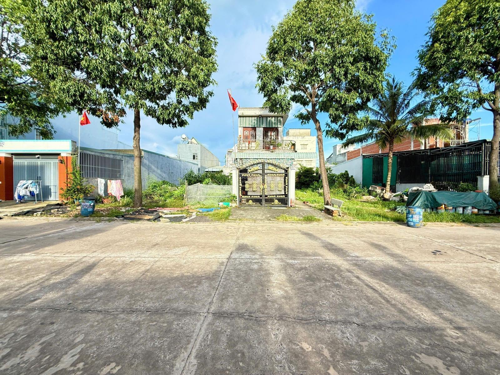 Chính chủ cần ra nhanh lô đất MT đường DL12 DT 150M2 full thổ SHR cách trạm y tế Thới Hoà chỉ 300m