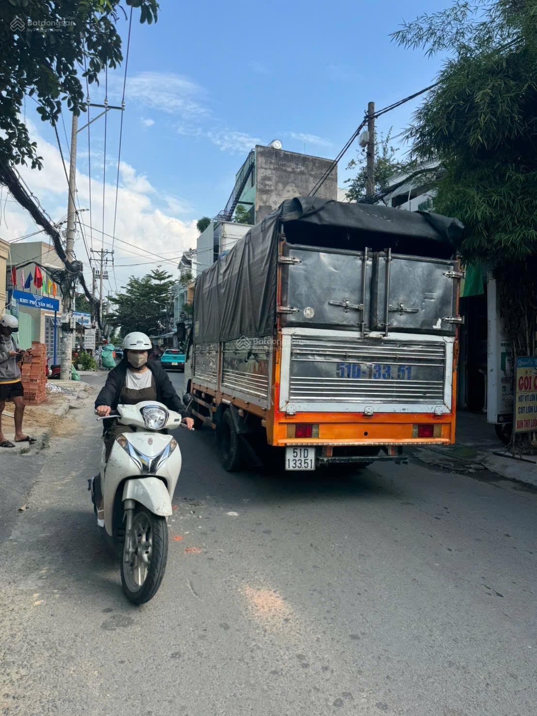 Mặt tiền đường Nguyễn tư giản phường 12 gò vấp DT: 5 x 14,5m đúc 3 tấm giá bán: 10ty500tr