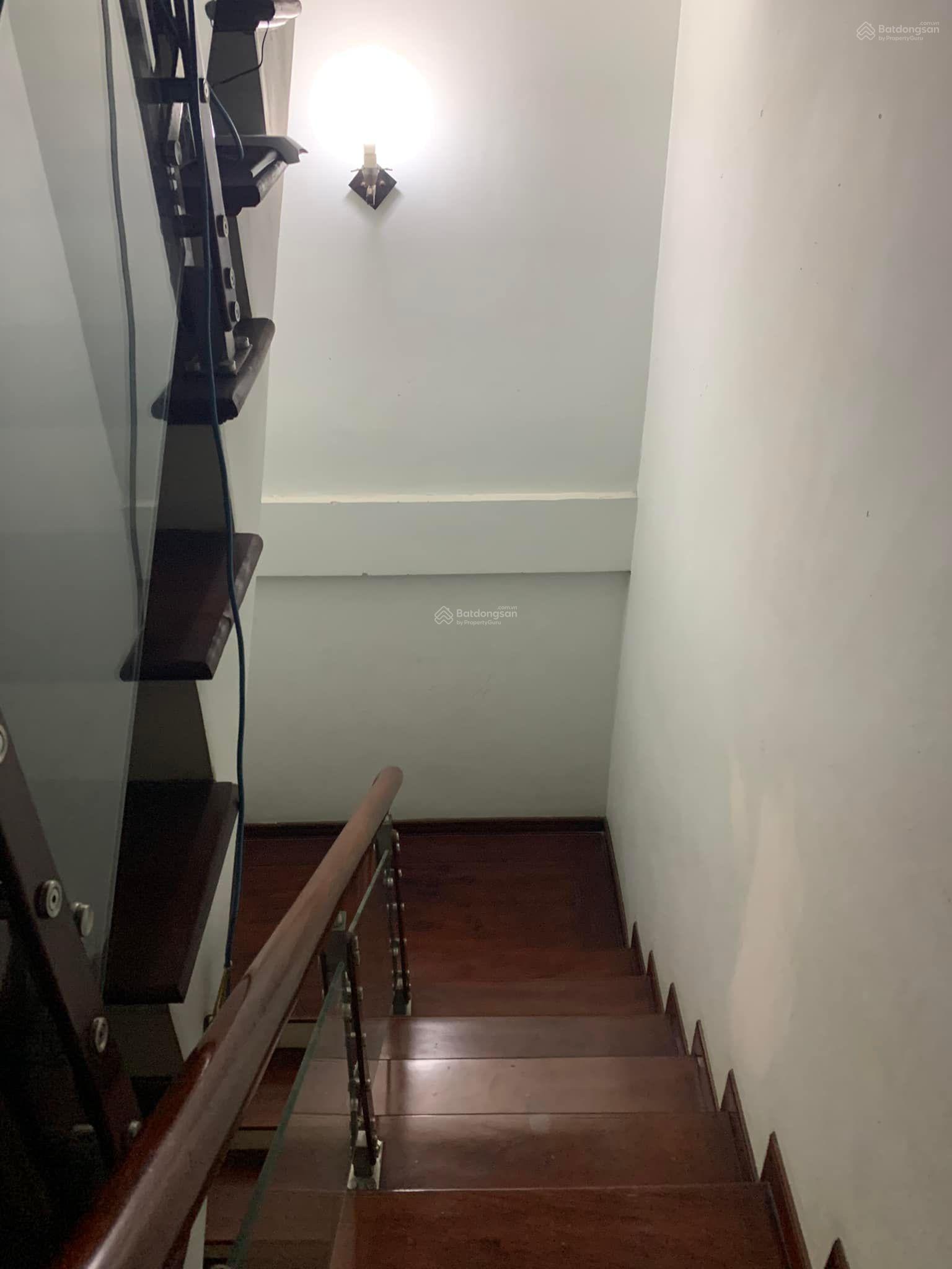 Cho thuê nhà phân lô ngõ 165/23 Dương Quảng Hàm 50m2x5T 18 triệu, 7PN, 4WC 0382 276 ***