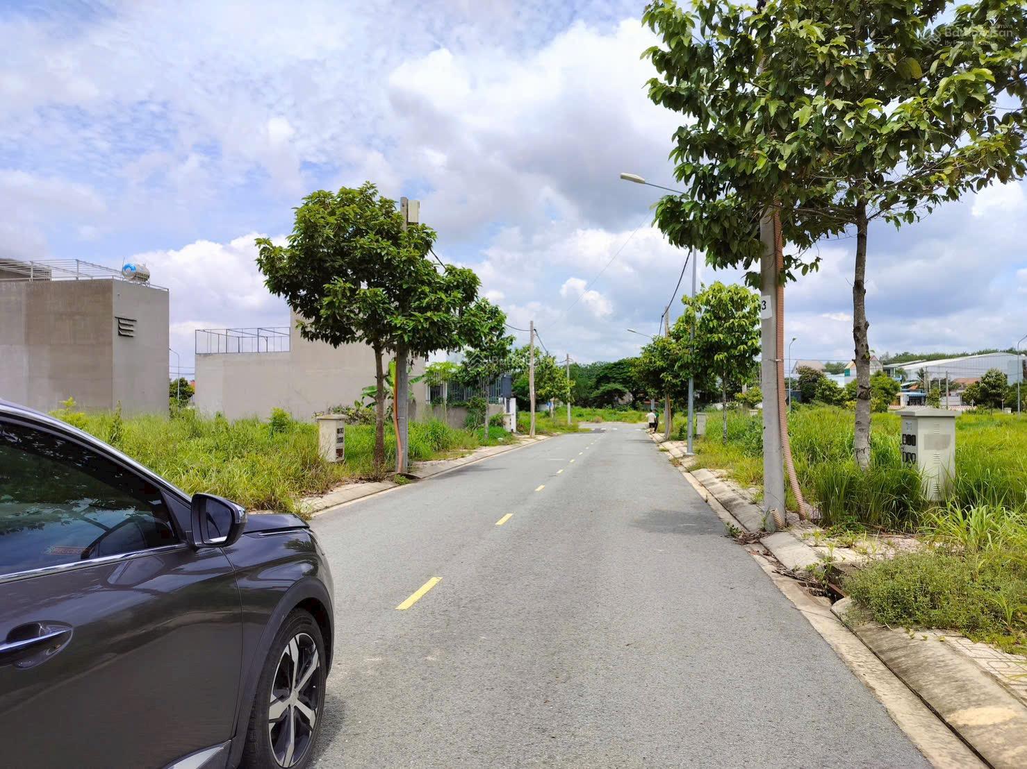 Chính chủ gửi bán lô đất thuộc khu nhà ở Hội Nghĩa DT 100m2 SHR cách KCN vsip 3 chỉ 2p di chuyển