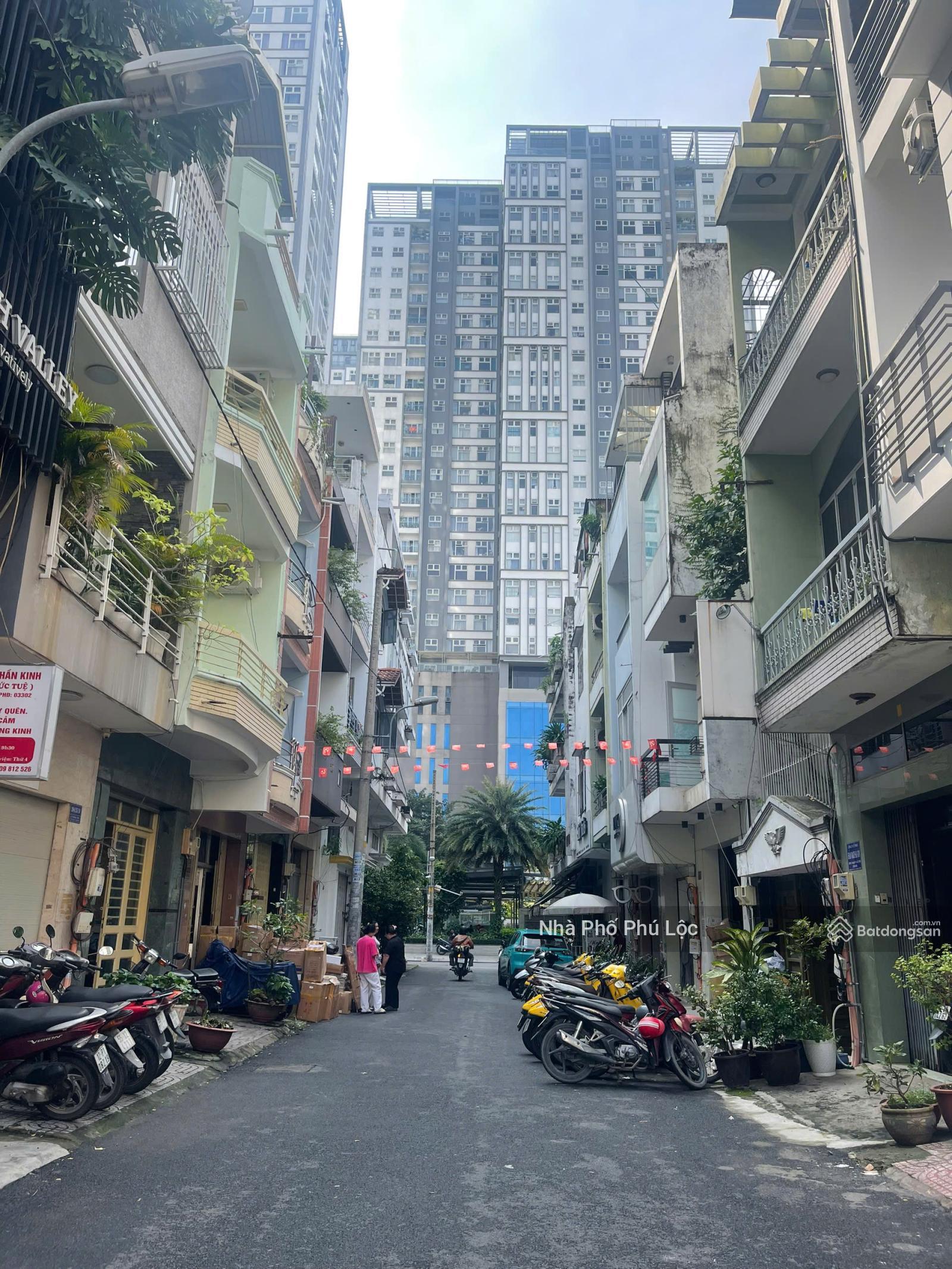 Góc 2MT Vĩnh Viễn ngay Nguyễn Tri Phương Q10 - DT: 4,3m x 15m. Gía chỉ 18 tỷ