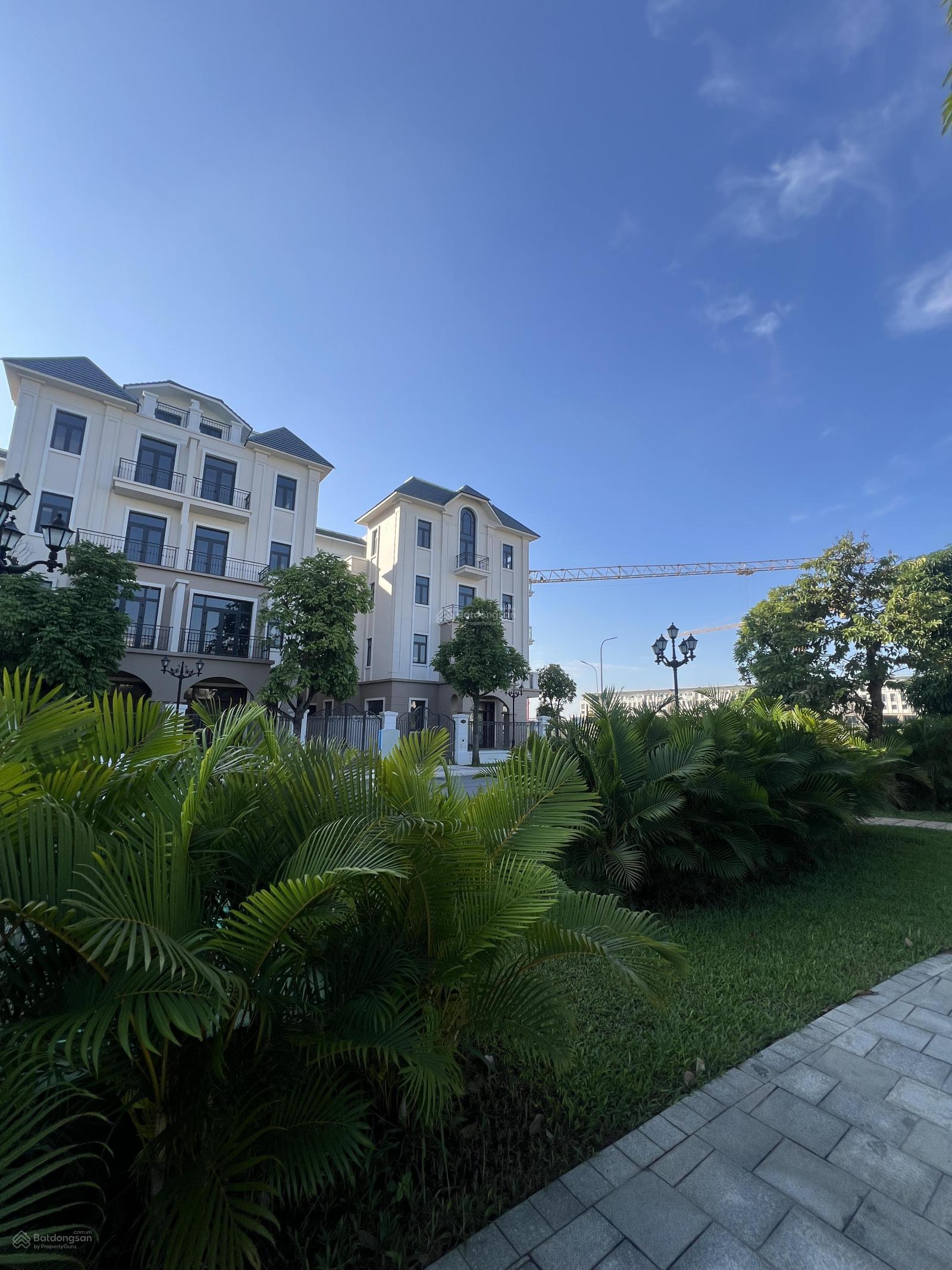 BÁN BIỆT THỰ SONG LẬP VỊNH TÂY 136 M2- VỊ TRÍ CỰC ĐẸP