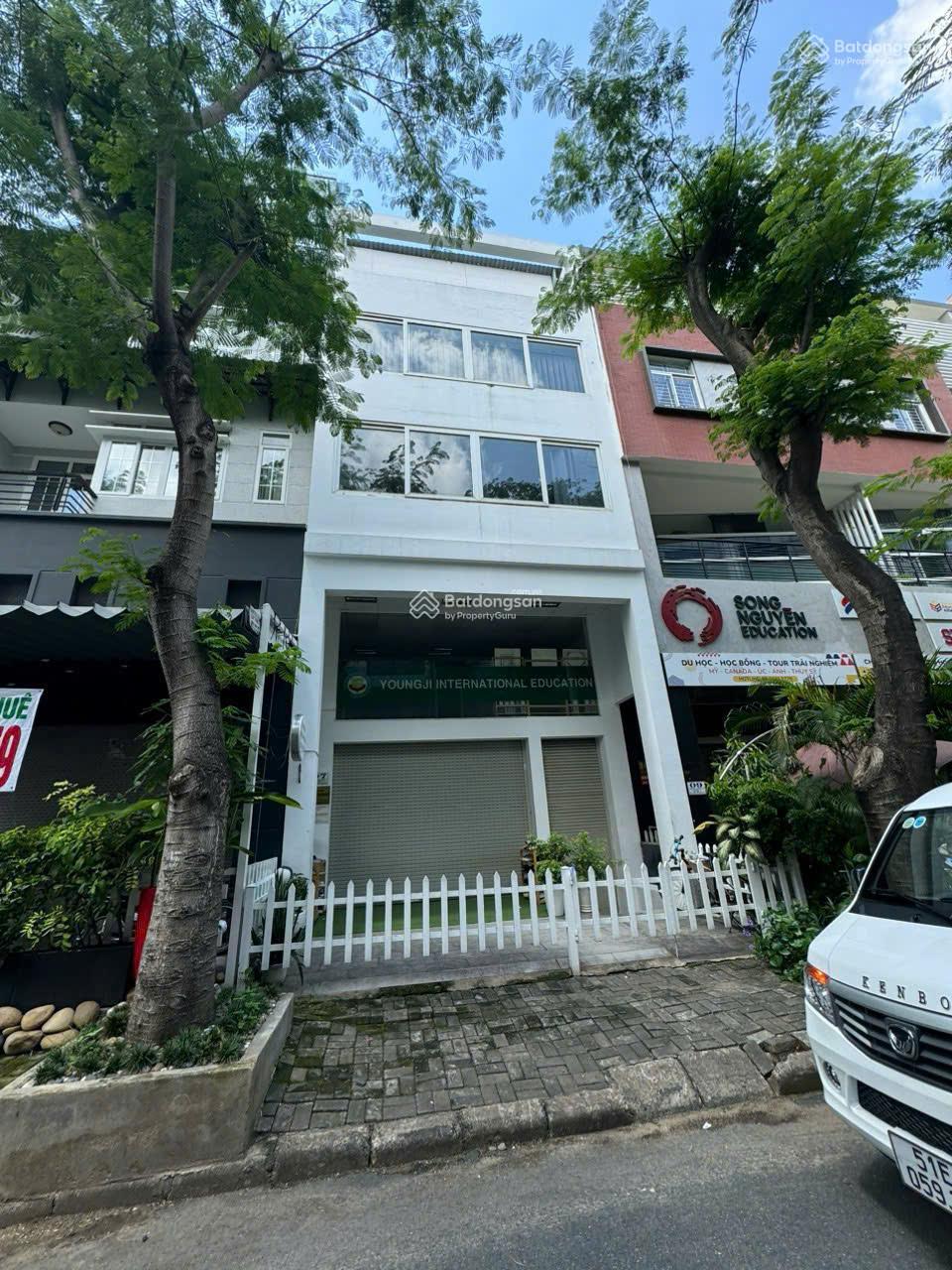 Bán nhà phố tại Phú Mỹ Hưng, Tân Phong, Q7. HCM, giá tốt NTT 29 tỷ VND net, 111m2, 5PN, 5WC, 5 tầng