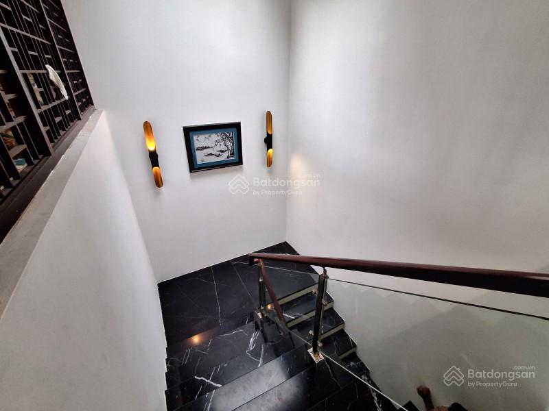 Bán tòa nhà phố Bồ Đề, Long Biên - 90m2 ô tô tránh - mặt tiền khủng - thang máy 17 tỷ