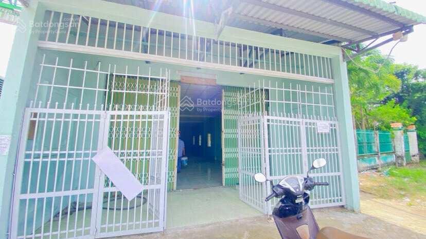 Cho thuê kho 260 m2 mặt tiền Quốc Lộ 1A tiện chứa hàng