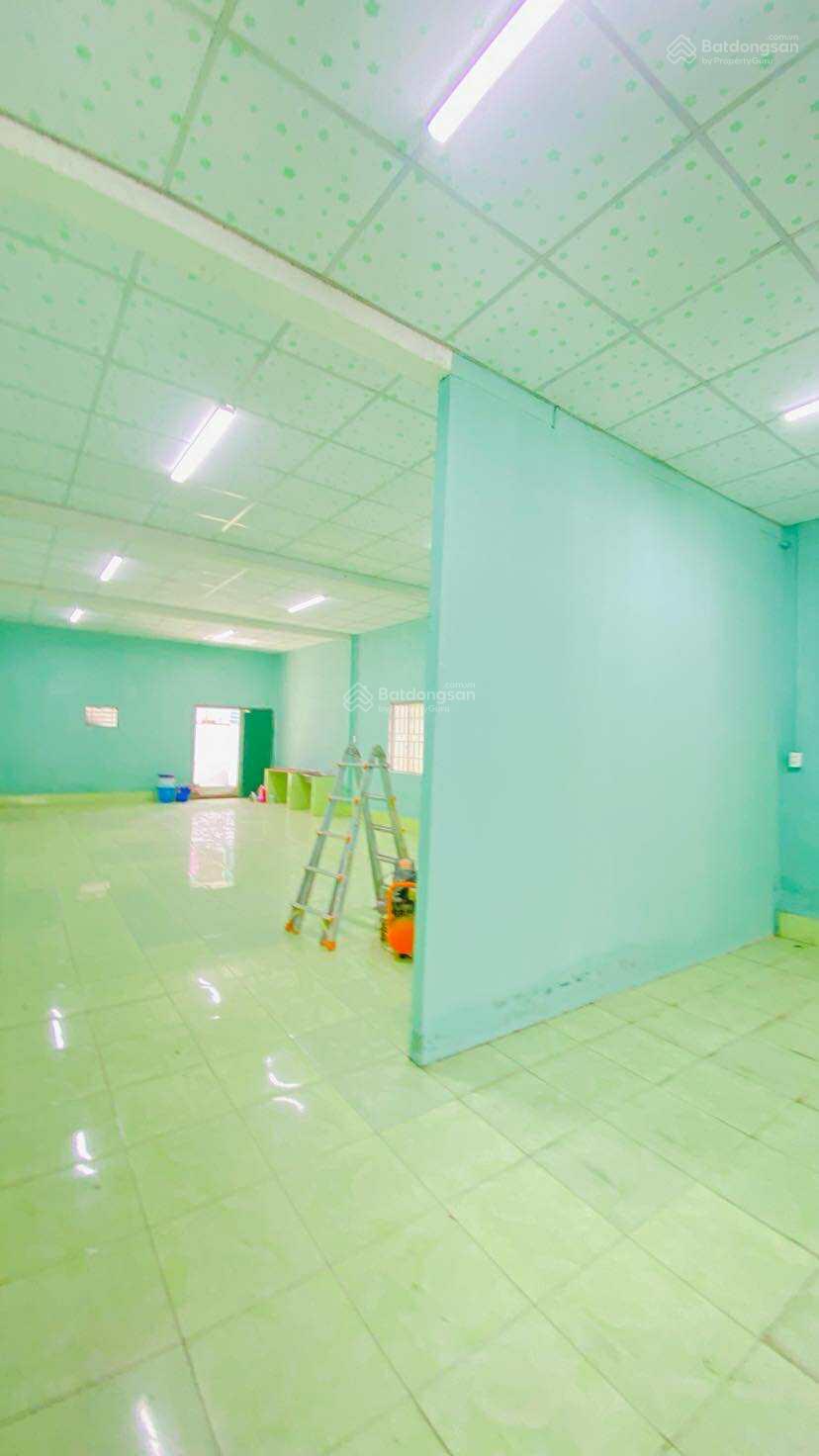 Cho thuê kho 260 m2 mặt tiền Quốc Lộ 1A tiện chứa hàng