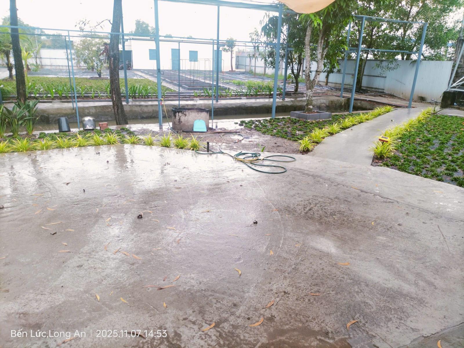 Bán nhà vườn 2670m2 có 600m2 thổ cư, trên đất có nhà, tường bao quanh, áo cá, vườn trái cây Bán nhà vườn 2670m2 có 600m2 thổ cư, trên đất có nhà, tường bao quanh, áo cá, vườn trái cây