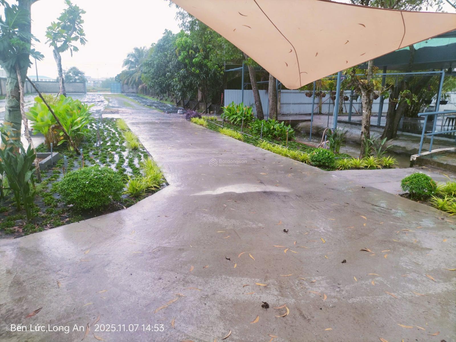 Bán nhà vườn 2670m2 có 600m2 thổ cư, trên đất có nhà, tường bao quanh, áo cá, vườn trái cây Bán nhà vườn 2670m2 có 600m2 thổ cư, trên đất có nhà, tường bao quanh, áo cá, vườn trái cây