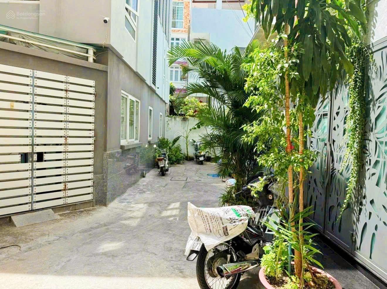 [ Nhà 4 tầng Bạch Đằng_ hẻm ô tô tải nhỏ ] * ra biển Trần Phú : 350m  Giá: 6 tỷ.