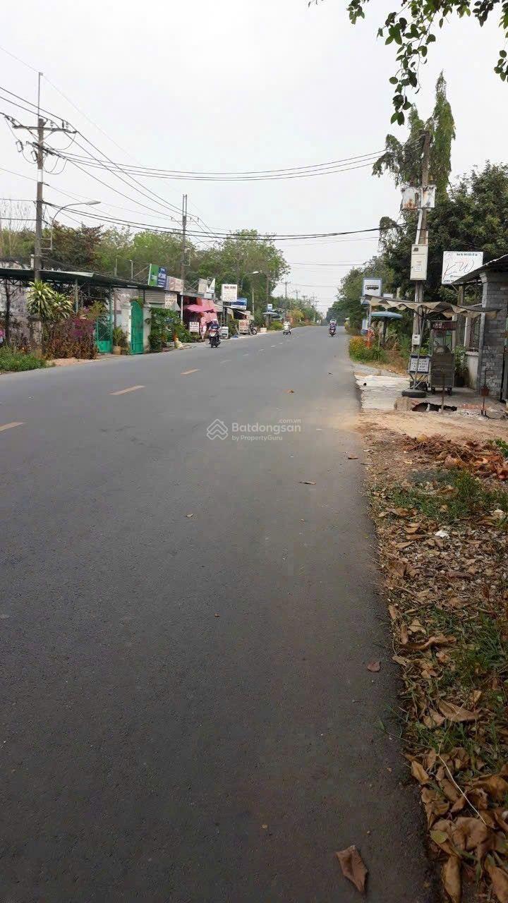 Bán đất mặt tiền đường Tỉnh Lộ 7, 10x37=371m2, có 265m2 thổ cư, khu dân cư hiện hữu, giá 5,8 tỷ