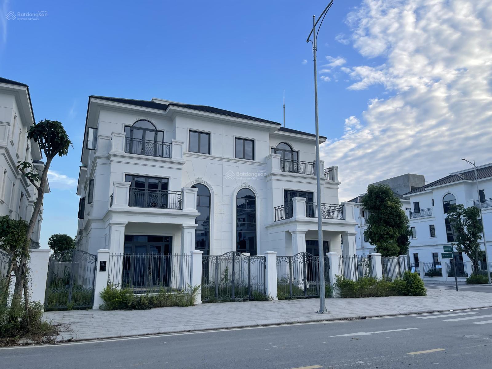 CĂN GÓC 2 MẶT TIỀN BIỆT THỰ NHÀ PHỐ ĐẲNG CẤP TẠI CENTRAL RIVERSIDE