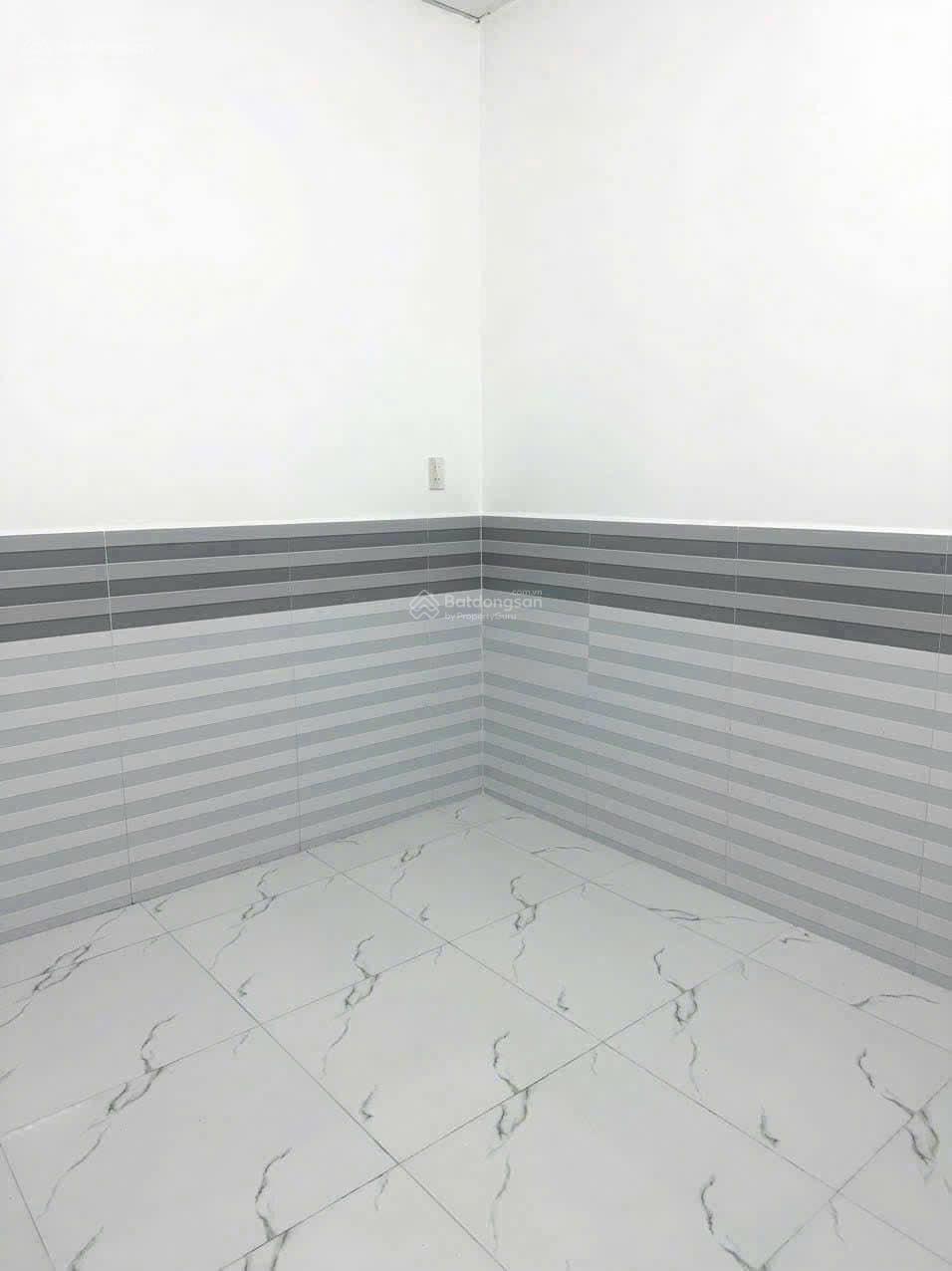 CHO THUÊ NHÀ KHU 586, 1 TRỆT 1 LẦU, SÂN ĐẬU OTO, 4 PN CÓ 1PN TRỆT, 2 TOILETS, ĐÔNG NAM, LỘ 14M