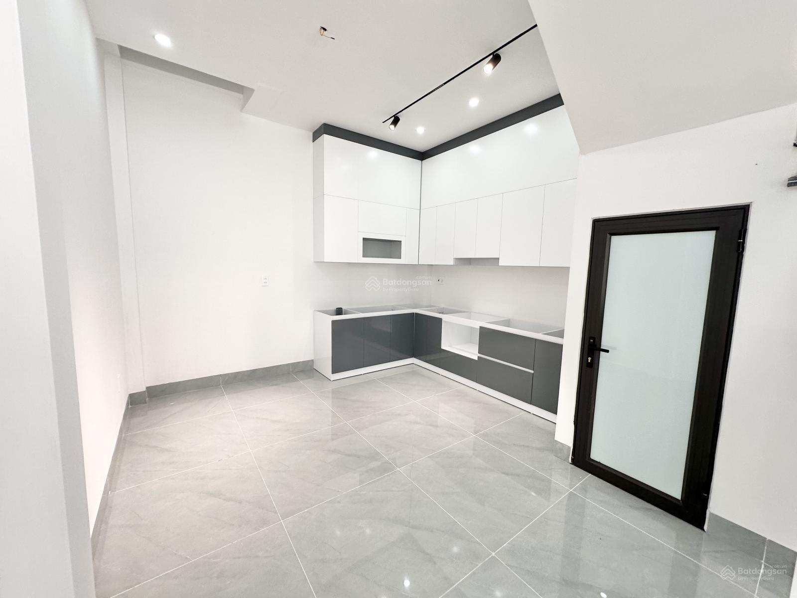 Nhà 4 tầng ngõ thông - ô tô vào duy nhất tầm tiền 3 tỷ tại phường Hồng Bàng