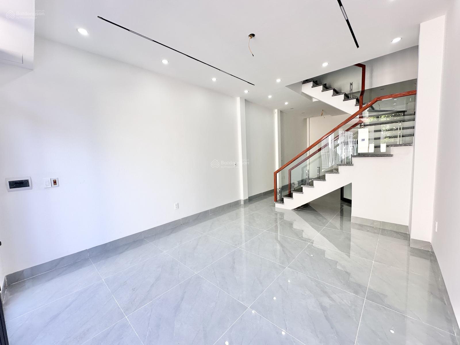 Nhà 4 tầng ngõ thông - ô tô vào duy nhất tầm tiền 3 tỷ tại phường Hồng Bàng