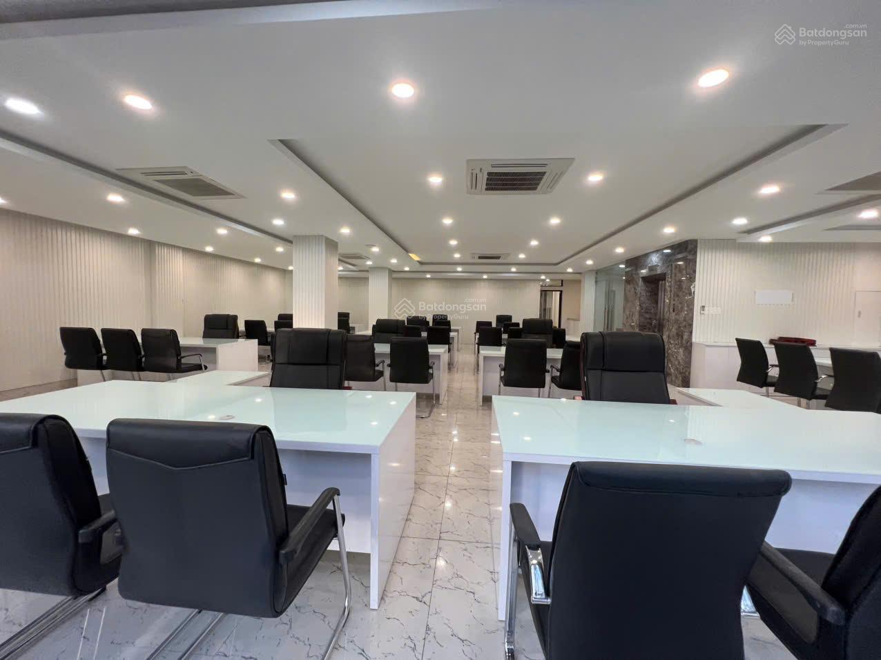 Cho thuê văn phòng VIP tại Thạnh Mỹ Lợi - DT 1450m2 - Giá chỉ 230 triệu/ tháng - Liên hệ em ngay