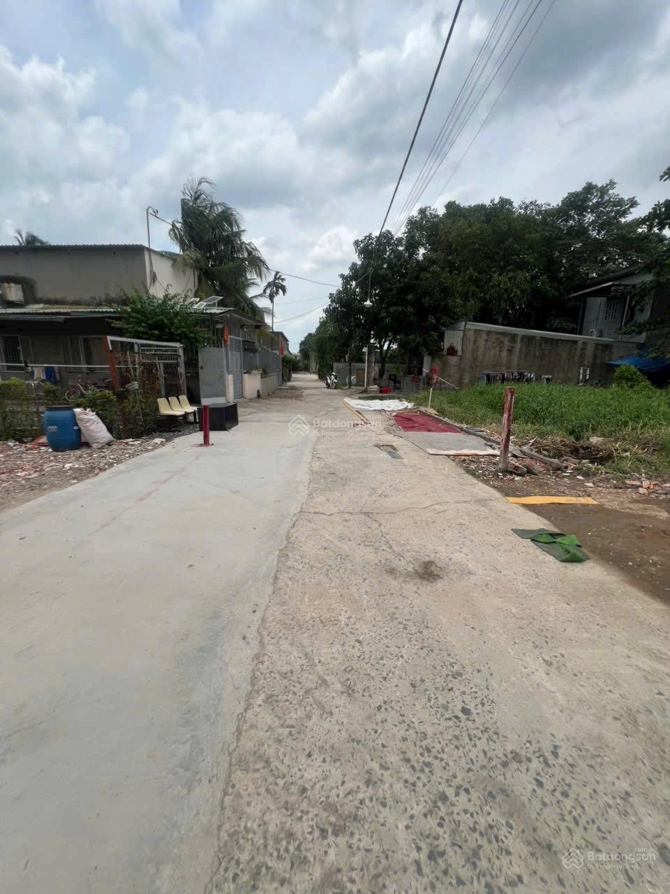 Bán đất Hẻm 224 Vườn Lài, phường An Phú Đông Diện tích : 5 x 28m Thổ cư 143m - giá 7.6 tỷ