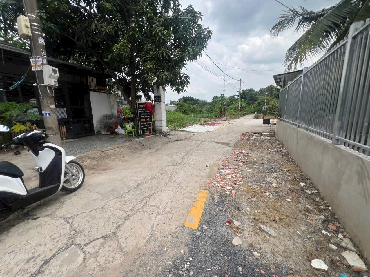 Bán đất Hẻm 224 Vườn Lài, phường An Phú Đông Diện tích : 5 x 28m Thổ cư 143m - giá 7.6 tỷ