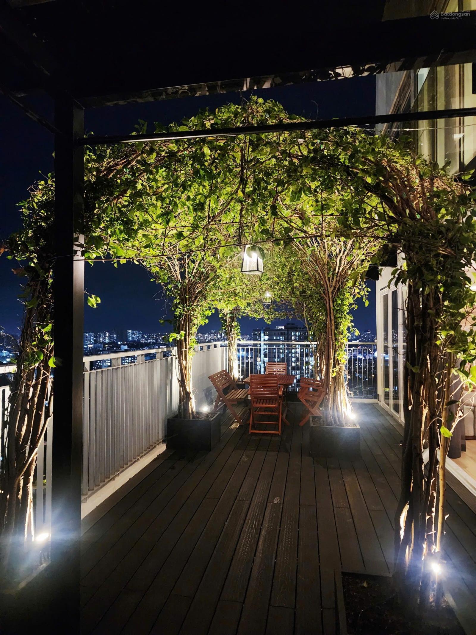 Duplex sân vườn riêng Luxgarden, 175m2, sổ hồng có sẵn