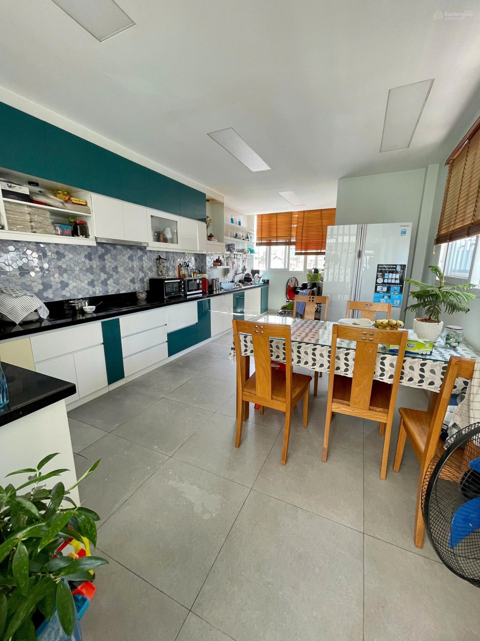 Chính chủ bán nhà xe hơi đậu trong nhà Tô Hiến Thành, ngay chợ thuốc Nguyễn Giản Thanh Chính chủ bán nhà xe hơi đậu trong nhà Tô Hiến Thành, ngay chợ thuốc Nguyễn Giản Thanh