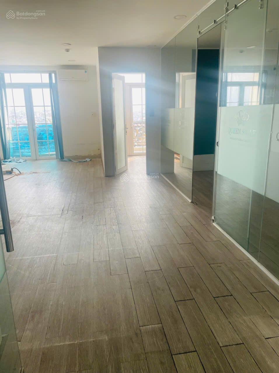 Cho thuê văn phòng giá rẻ siêu đẹp tại Lê Thạch, quận 4, 25 triệu, 65 m2