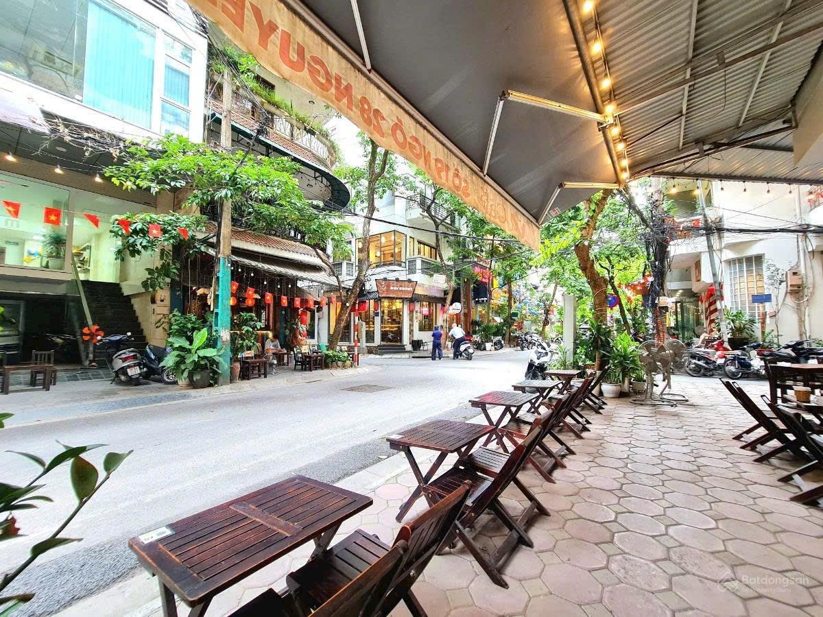 Đỉnh cao! Lô góc 2 mặt tiền khủng! Phố Nguyên Hồng, 3 ôtô tránh đỗ, gara,vỉa hè KD bất chấp 66m*6T Đỉnh cao! Lô góc 2 mặt tiền khủng! Phố Nguyên Hồng, 3 ôtô tránh đỗ, gara,vỉa hè KD bất chấp 66m*6T