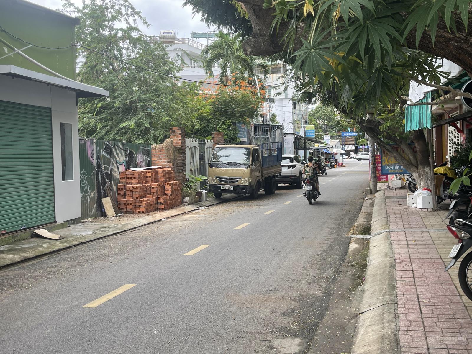 Cần tiền bán đất mặt phố Cao Văn Bé sát Mường Thanh và gần biển trung tâm giá 14 tỷ 0901 383 ***