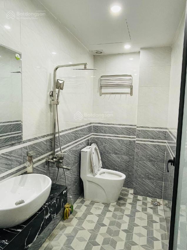 Cần cho thuê gấp nhà Đội Cấn - Ngọc Hà, DT 45m2 x 4 tầng, đủ đồ. Gía 13tr/th 0973 848 ***