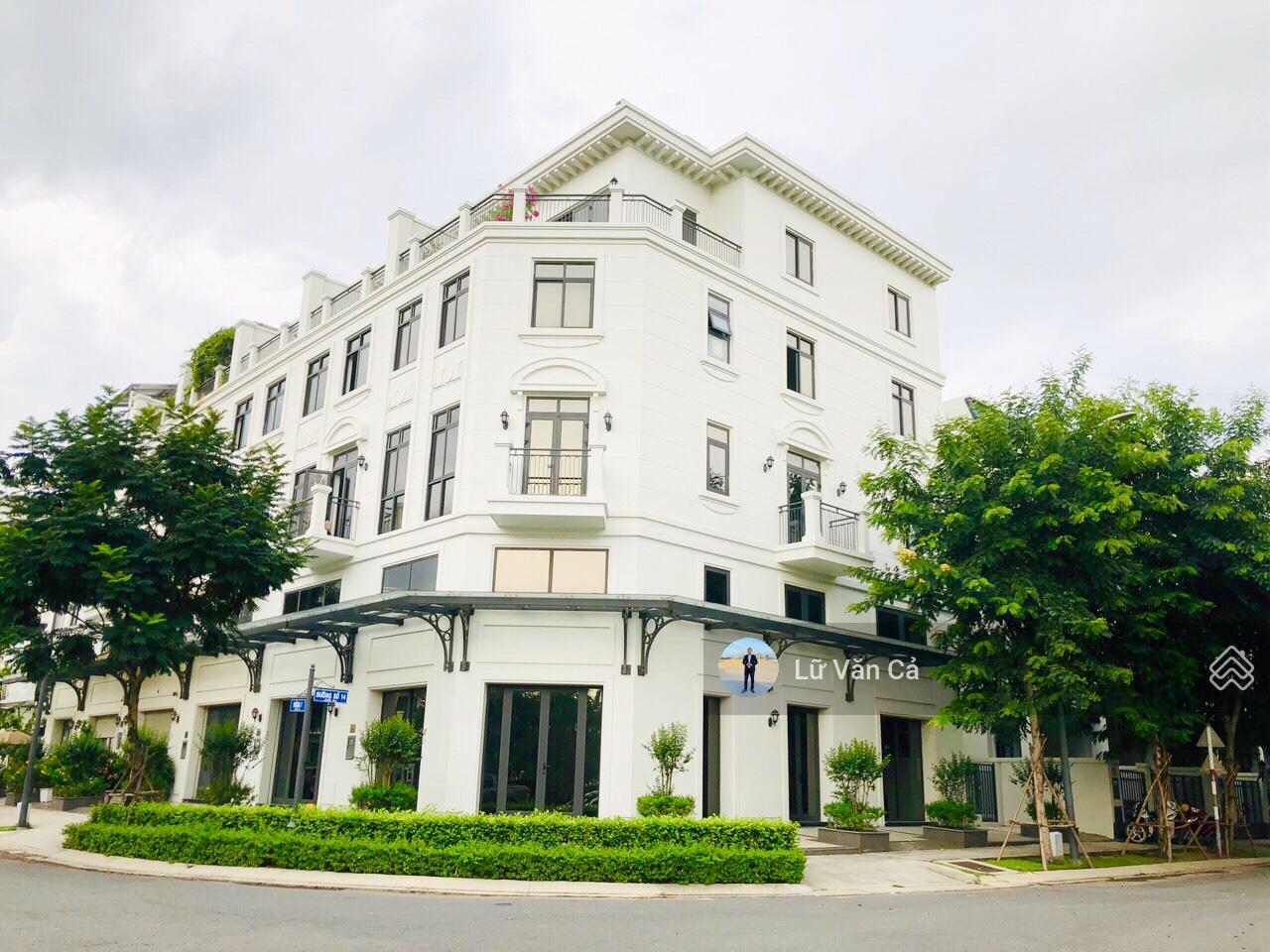 Chính chủ cần bán gấp shophouse căn góc sân vườn 7x20m full nội thất có thang máy 3 lầu giá 28 tỷ