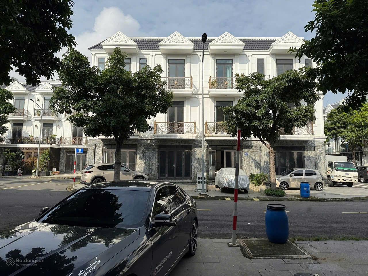 Nhà 2 lầu 1 tum, đang hoàn thiện KDC Đông Hưng, P. Dĩ An; Đã hoàn công; Giá 6.8 tỷ có TL, có HT vay