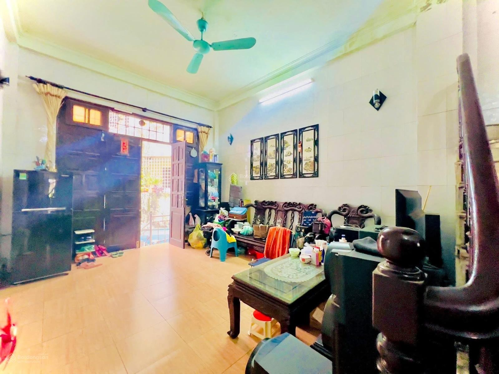 Gia Đình Cần Bán Gấp Nhà Phố Nguyễn Thái Học Phường Điện Biên Ba Đình 50m 3 Tầng Nhỉnh 16 Tỷ CÓ TL