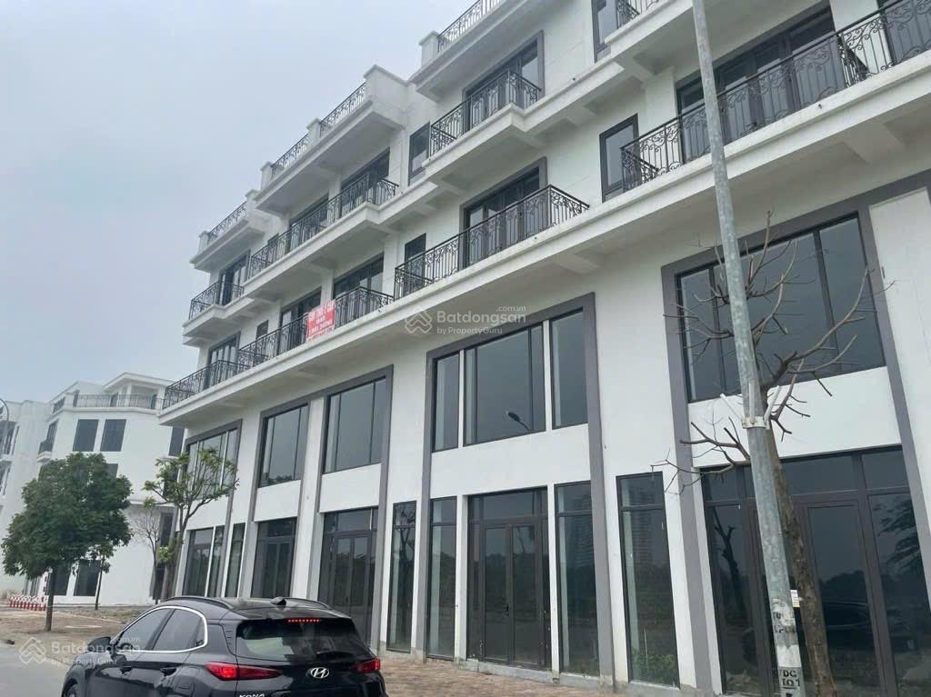 Bán Gấp Lke Mặt Phố Nguyễn Mậu Tài Dtich 76m/ 2 MT 5m , Đường 40m , View hồ , KD Tốt