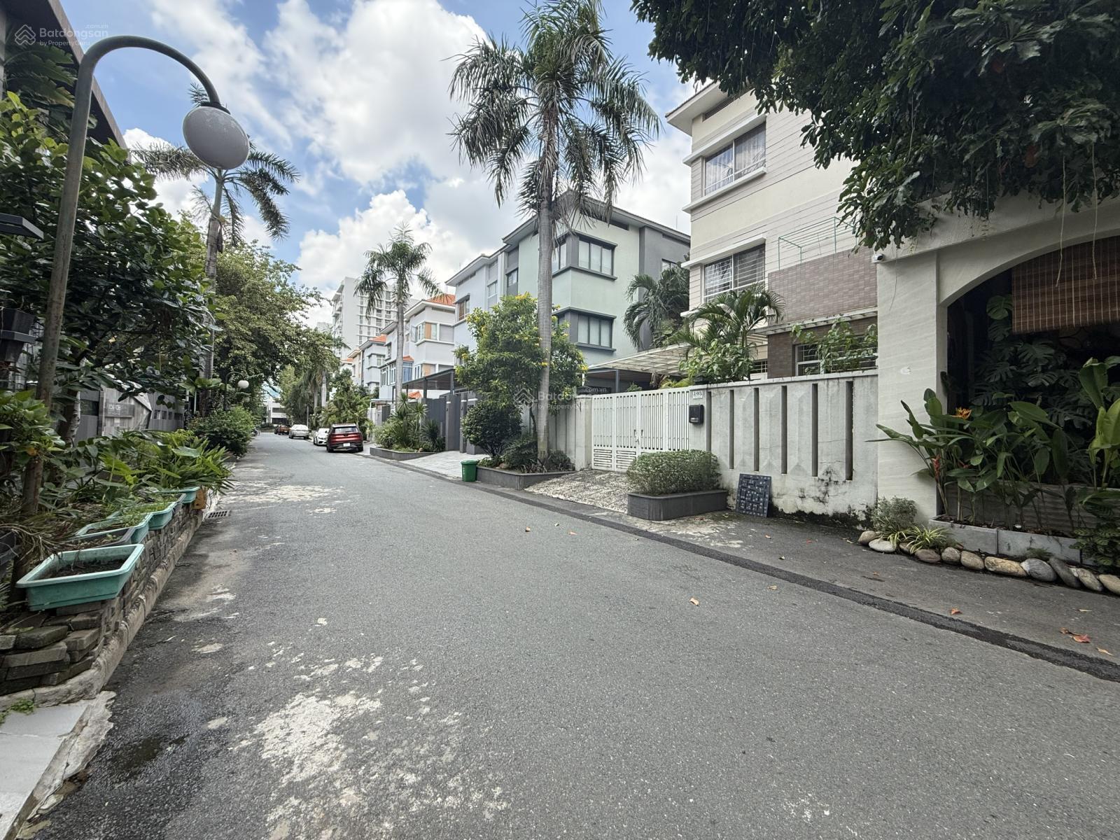 Bán nhà biệt thự song lập ,phú mỹ hưng ,quận 7,diện tích đất :220m2,giá :60.5 tỷ.sổ hồng.0902 949 *** Bán nhà biệt thự song lập ,phú mỹ hưng ,quận 7,diện tích đất :220m2,giá :60.5 tỷ.sổ hồng.0902 949 ***