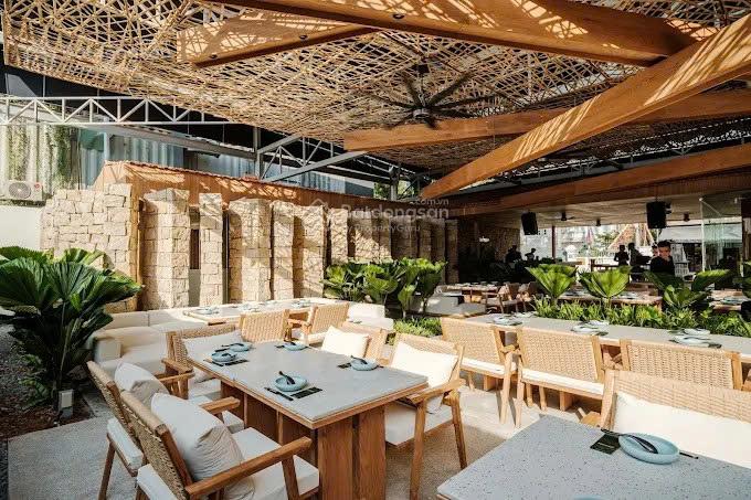 Showroom mặt tiền Song Hành, Quận 2! Diện tích: 15x30m, Trệt và 2 lầu, Giá 180 triệu/tháng