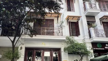 Bán nhà khu 90 Nguyễn Tuân - Trục chính - 72m2 nhà đẹp thang máy - Kinh doanh sầm uất - nhỉnh 40 tỷ