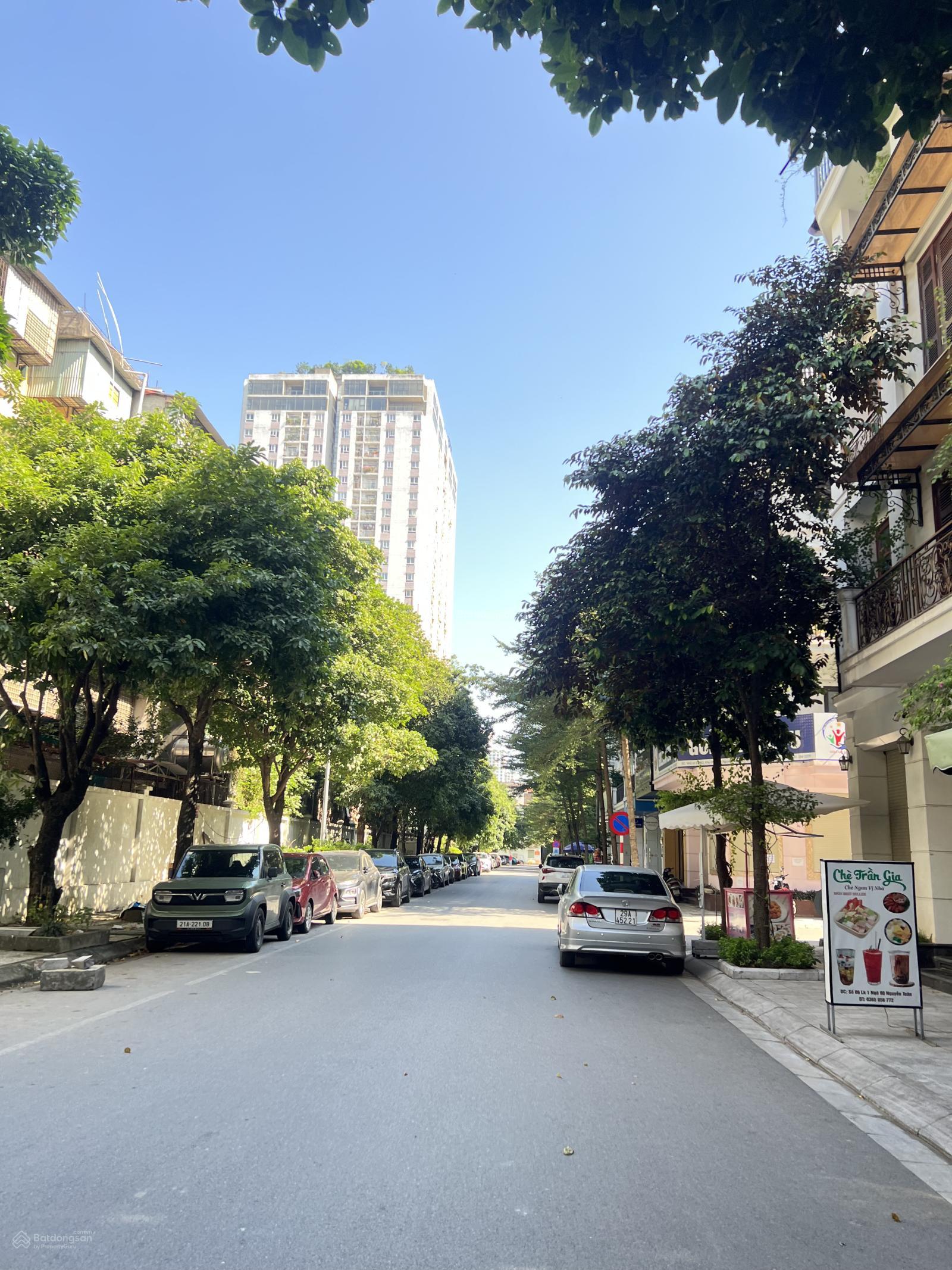 Bán nhà khu 90 Nguyễn Tuân - Trục chính - 72m2 nhà đẹp thang máy - Kinh doanh sầm uất - nhỉnh 40 tỷ Bán nhà khu 90 Nguyễn Tuân - Trục chính - 72m2 nhà đẹp thang máy - Kinh doanh sầm uất - nhỉnh 40 tỷ