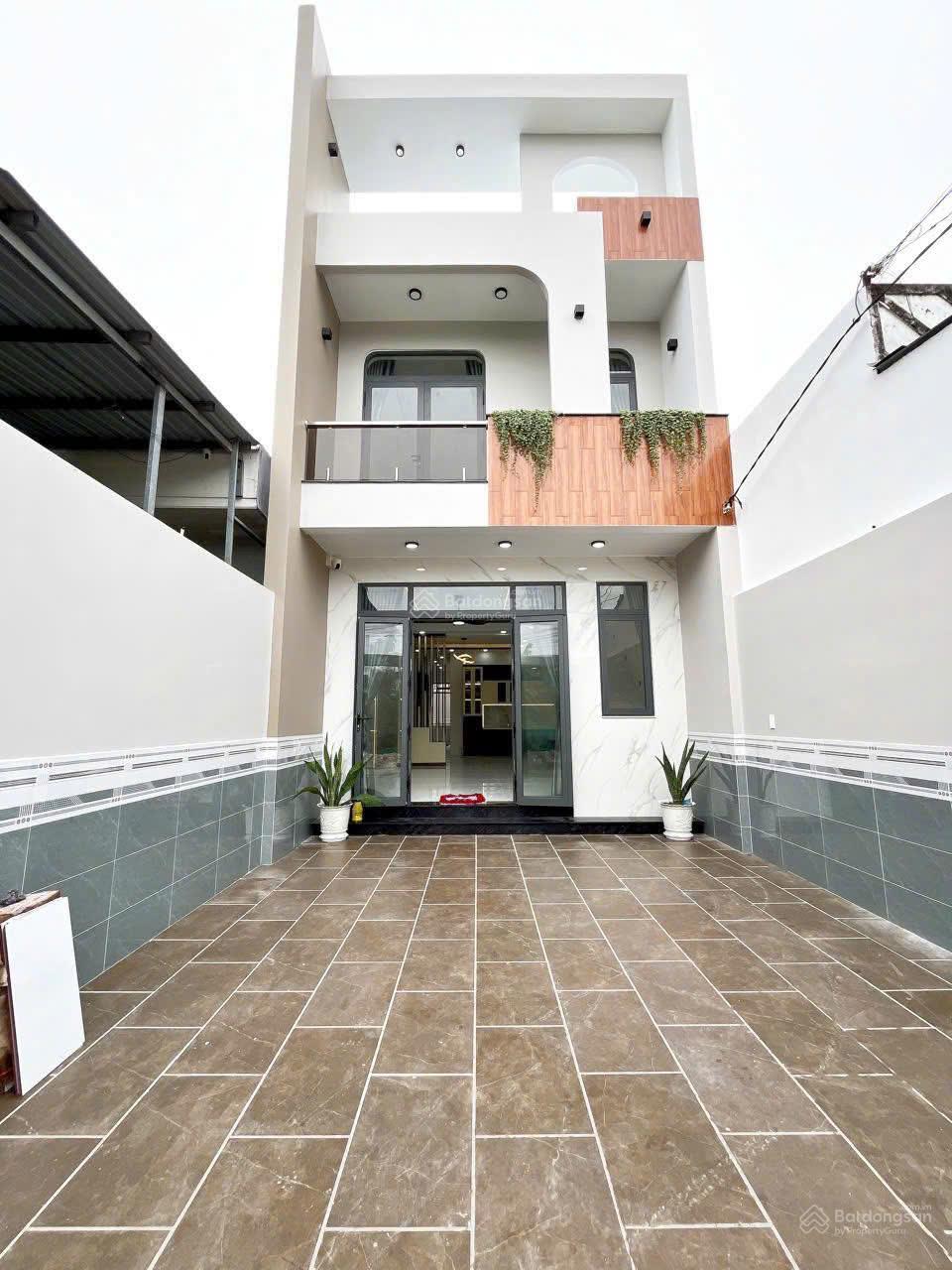 Không cần phải thuê mặt bằng nữa. Em bán căn này vừa ở được vừa Kinh Doanh Buôn Bán được