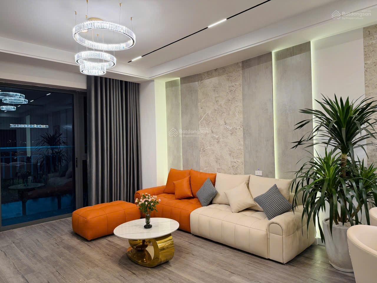 Chủ nhà cần bán nhanh căn hộ 166m2 3 phòng ngủ + 1 giá tôt nhất toà Chủ nhà cần bán nhanh căn hộ 166m2 3 phòng ngủ + 1 giá tôt nhất toà