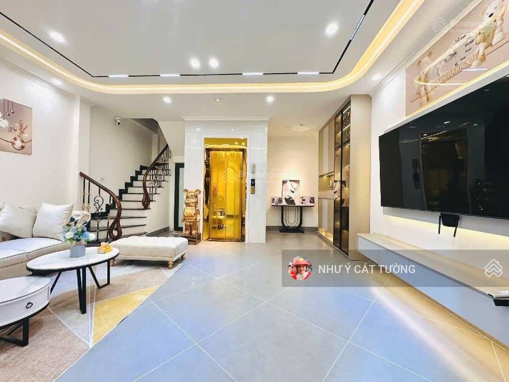 Siêu đẹp! Thang máy, Tôn Thất Tùng, ngõ thông, khu dân trí cao, yên tĩnh, ở ngay, 10m ra mặt phố