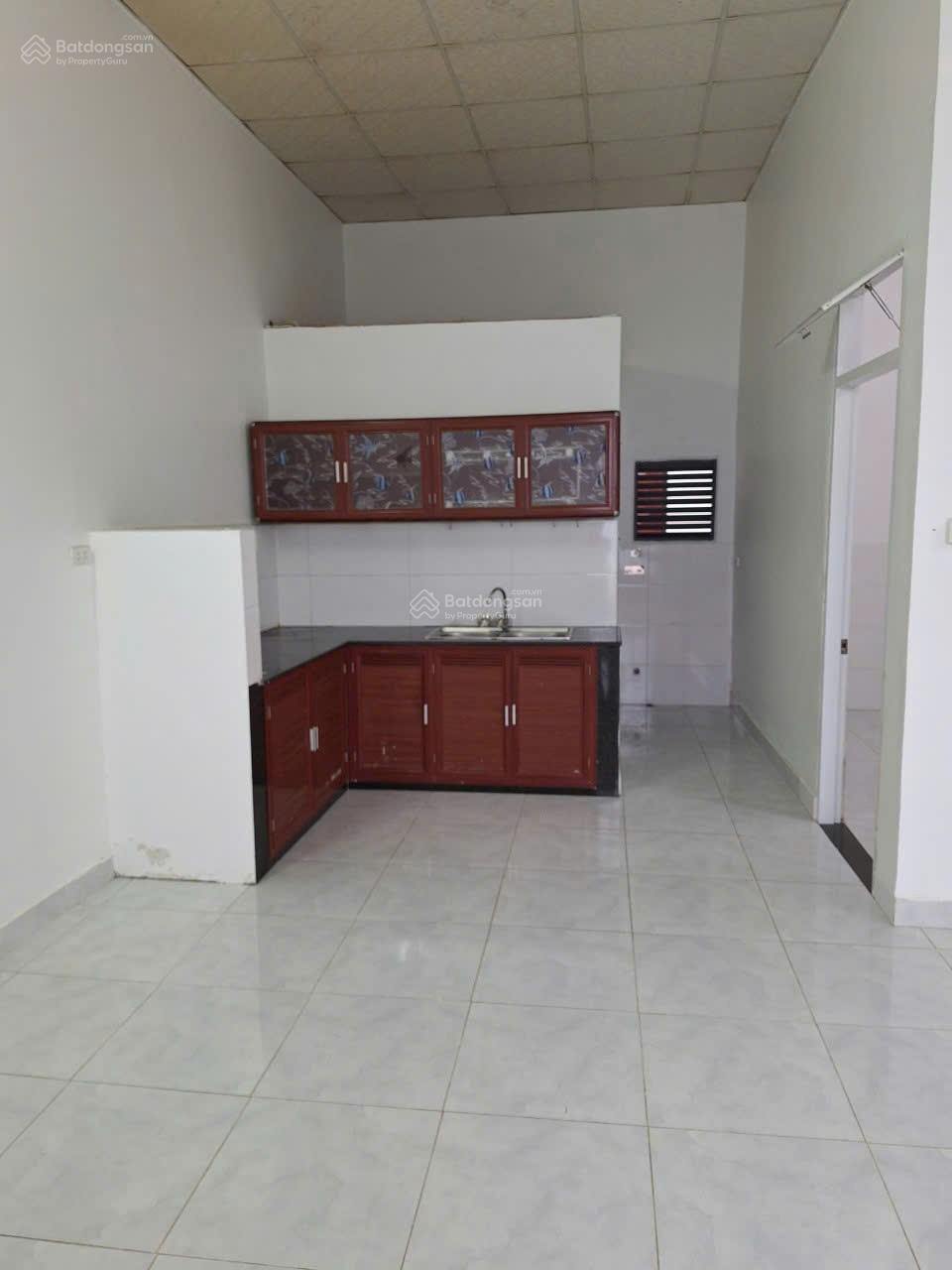 Nhà hẻm Củ Chi - khá mới ở bao ổn áp * Cách biển: 450m. Giá: 4,3 tỷ.