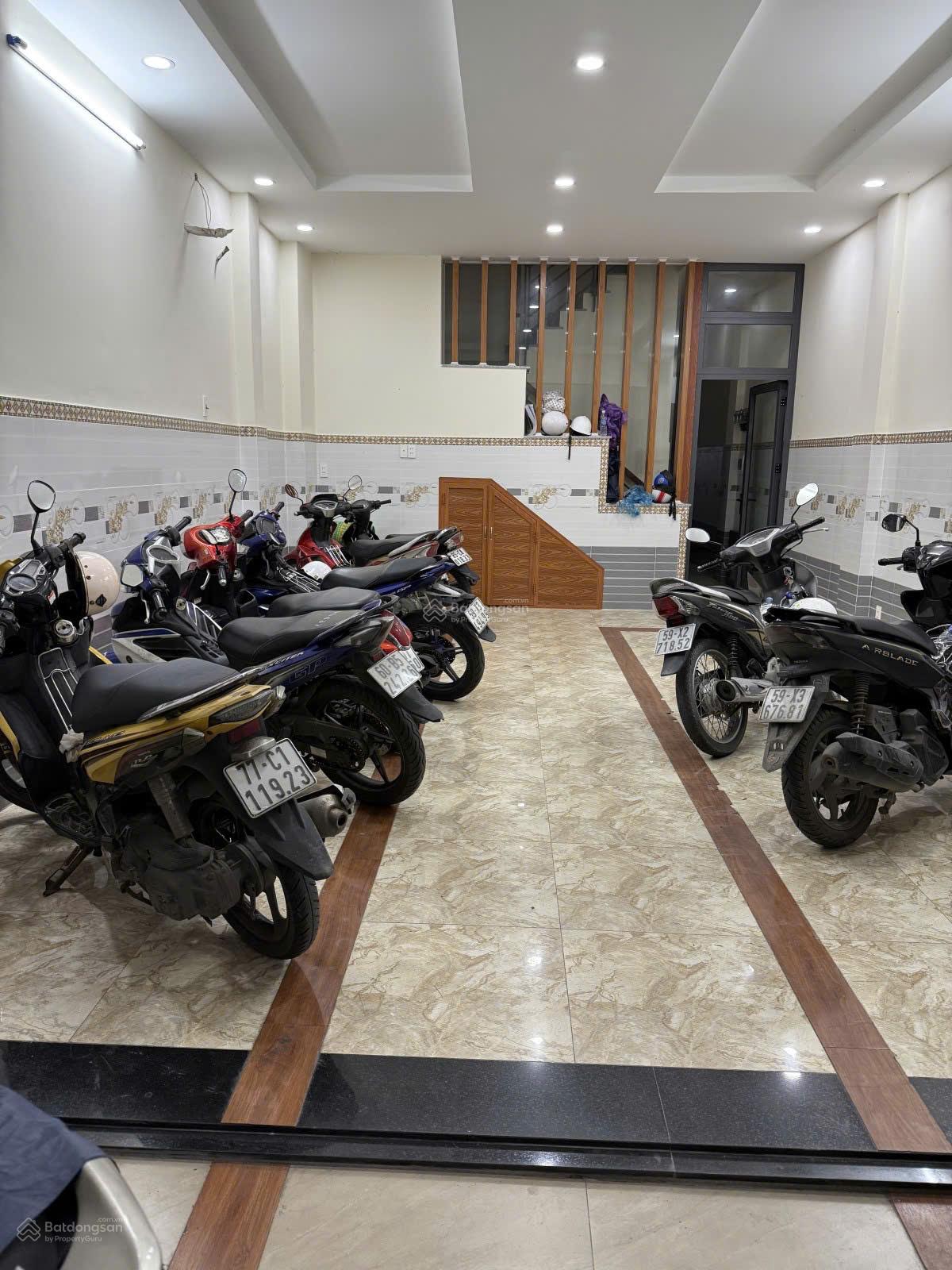 Bán nhà Chợ Tam Hà - Tam Phú - 90M2 - CHDV 4Tầng - Hẻm Xe Tải - Thu nhập 39Triệu/tháng Bán nhà Chợ Tam Hà - Tam Phú - 90M2 - CHDV 4Tầng - Hẻm Xe Tải - Thu nhập 39Triệu/tháng