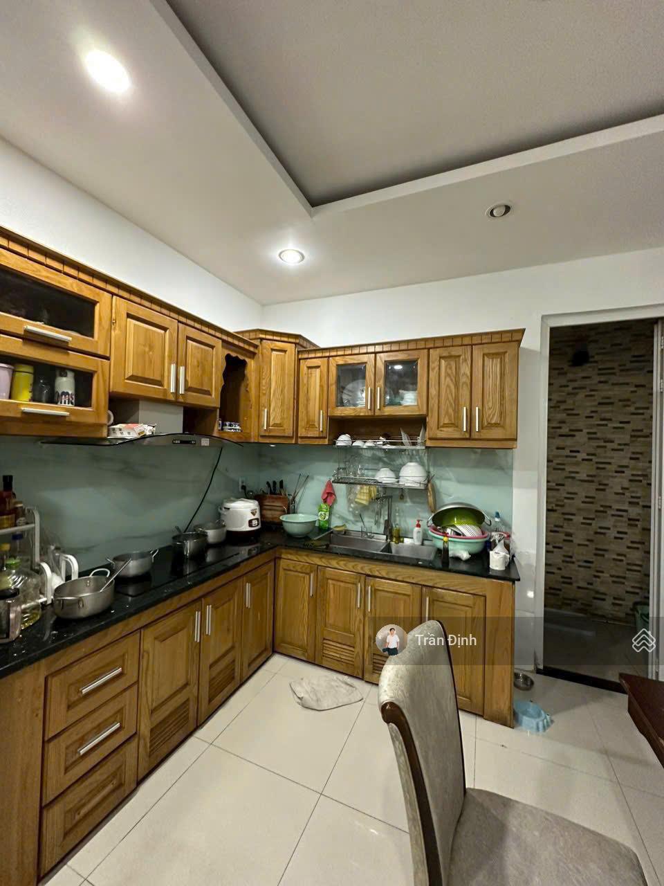 Chuyển công tác! Cần bán căn nhà hẻm 1/ Nguyễn Xí - Hẻm ô tô 7 chỗ - Thiết kế 3 tầng kiên cố