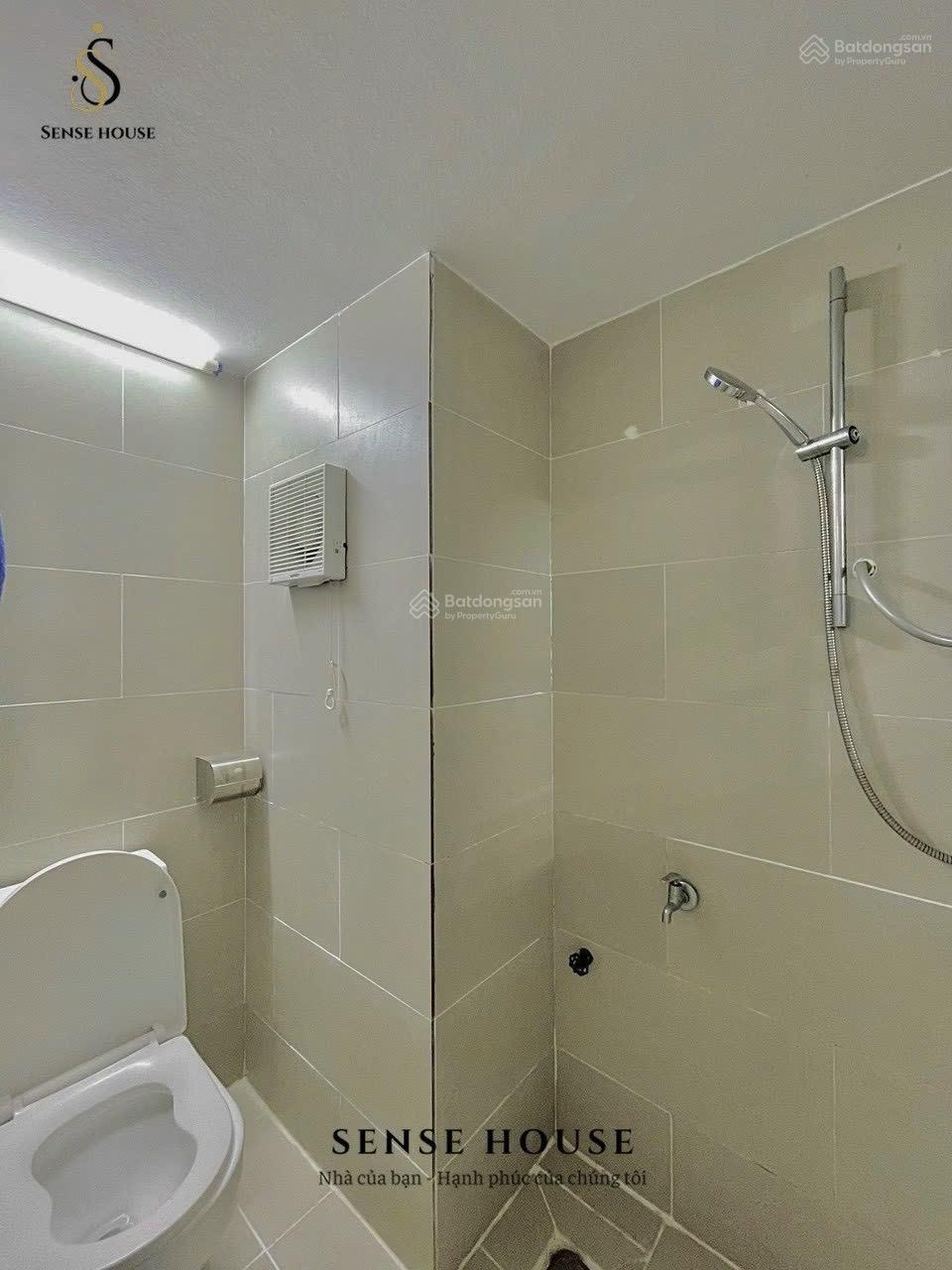 / PHÒNG CHO THUÊ tại VÒNG XOAY PHÚ LÂM sạch đẹp TRỐNG SẴN rộng cho THUÊ LÂU DÀI