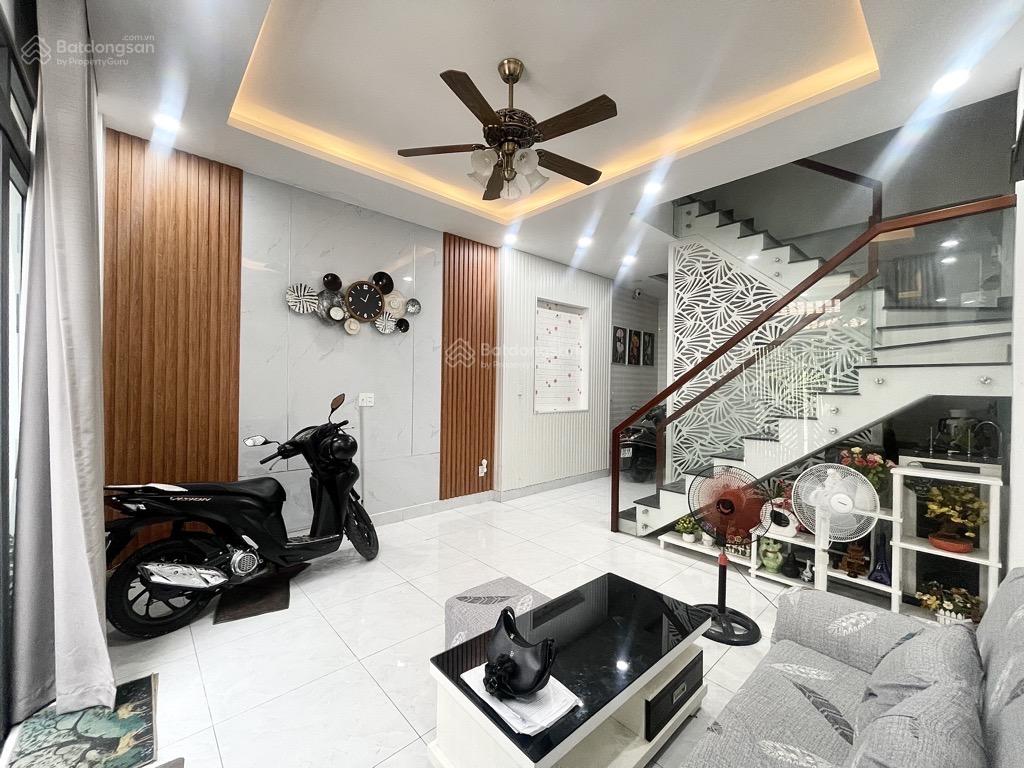 Bán nhà đường Cách Mạng Tháng Tám - mới đẹp ở ngay - 4 tầng - 4 PN - 44 m2 - 4,4x10m - 7,3tỷ Bán nhà đường Cách Mạng Tháng Tám - mới đẹp ở ngay - 4 tầng - 4 PN - 44 m2 - 4,4x10m - 7,3tỷ