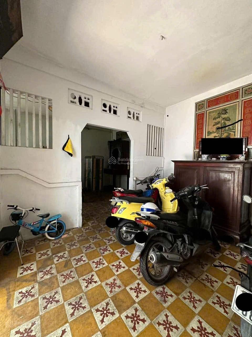 Nhà C3, 1/ Sẹc - Trần Bình Trọng - 11x18m (163/202m2) - 16tỷ