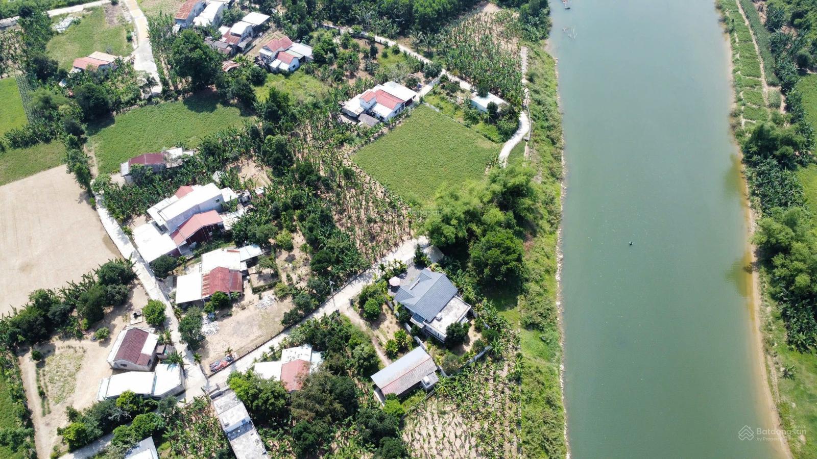 Đất xây nhà vườn view sông xinh đẹp, Hòa Nhơn, 150m2 đất ở toàn bộ có 2 lô liền kề. Đất xây nhà vườn view sông xinh đẹp, Hòa Nhơn, 150m2 đất ở toàn bộ có 2 lô liền kề.